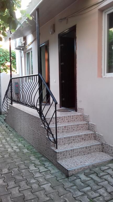Hotel Light House Batumi Exterior foto